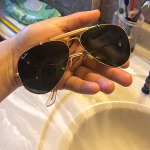 Aviator Raybans 1980s